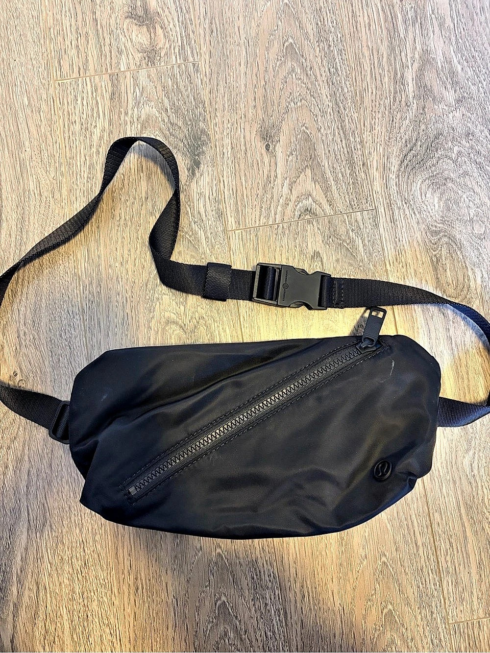 lululemon Belt Bag Crossbody in Black